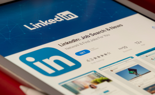 Career Advice: LinkedIn Profile Tips From 7 Experts banner image
